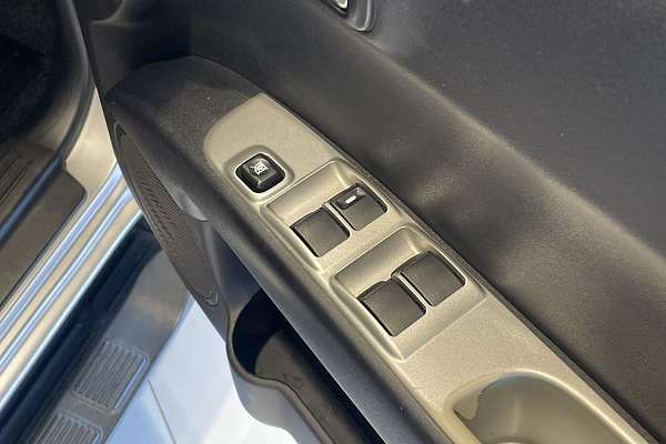 2014 Mitsubishi Triton GLX-R MN 4X4