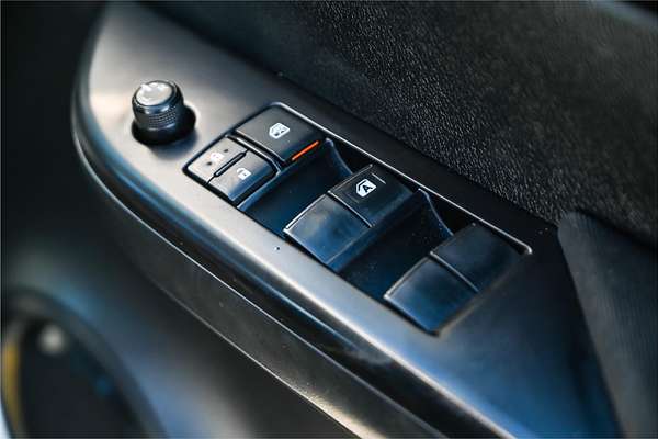 2018 Toyota Hilux SR GUN126R 4X4