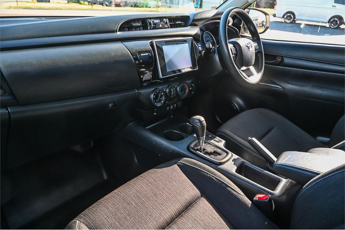 2018 Toyota Hilux SR GUN126R 4X4