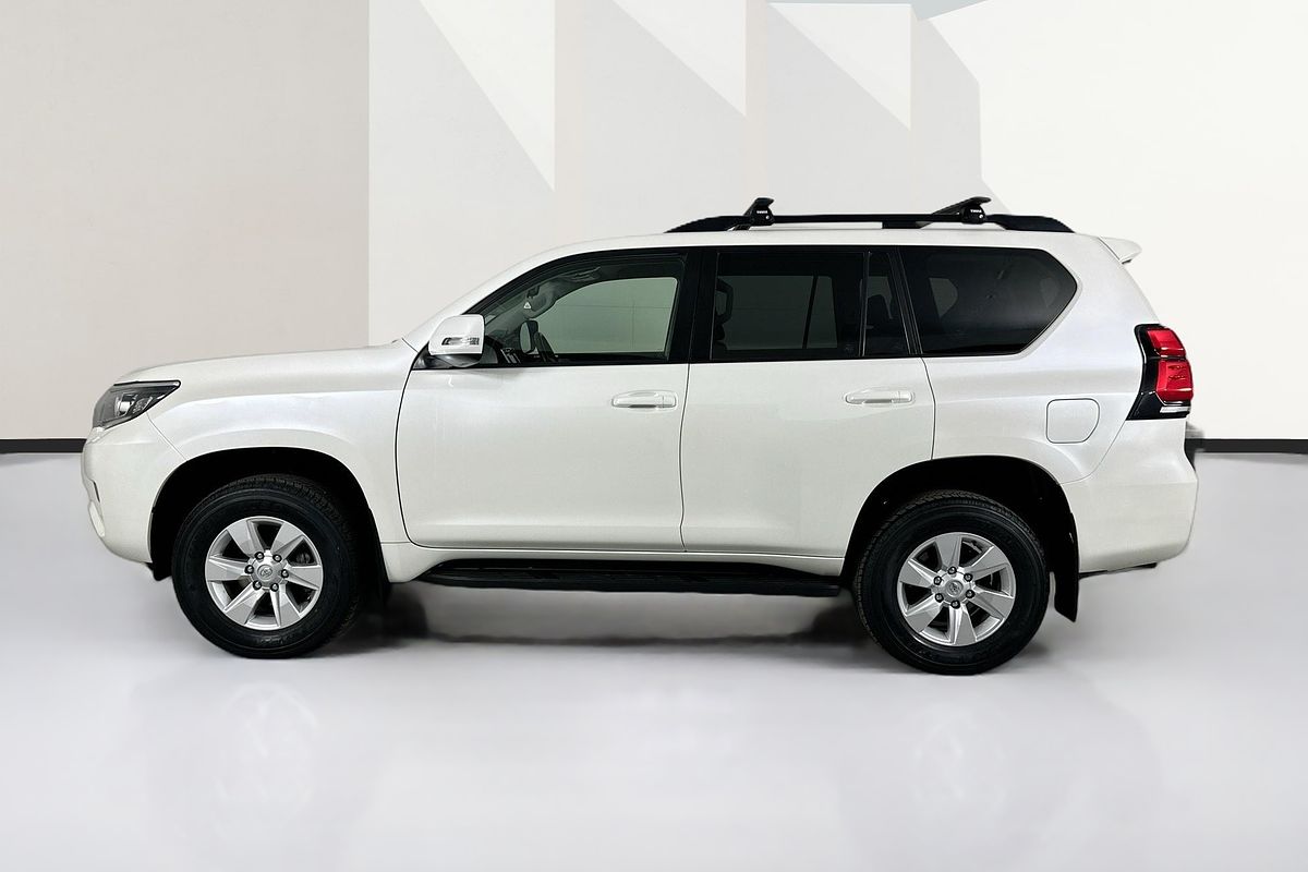 Vehicle photo 5