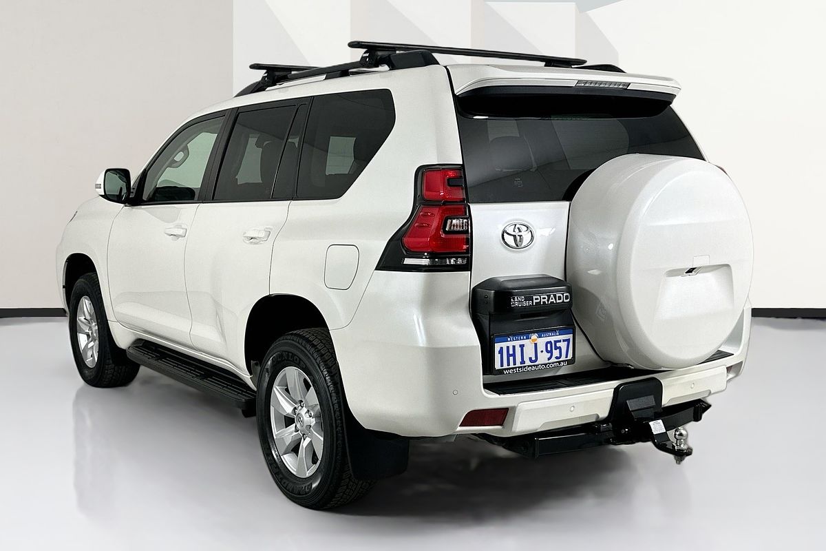 Vehicle photo 6