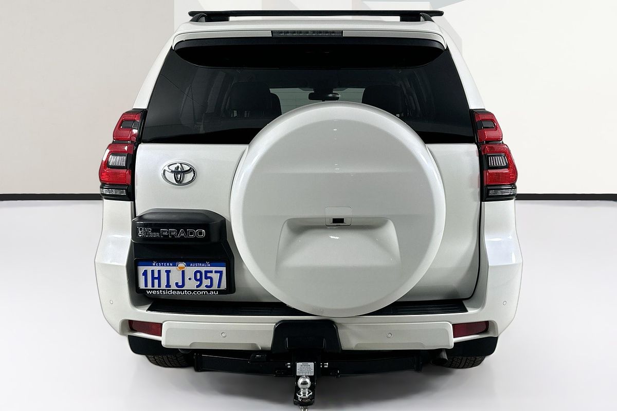 Vehicle photo 7