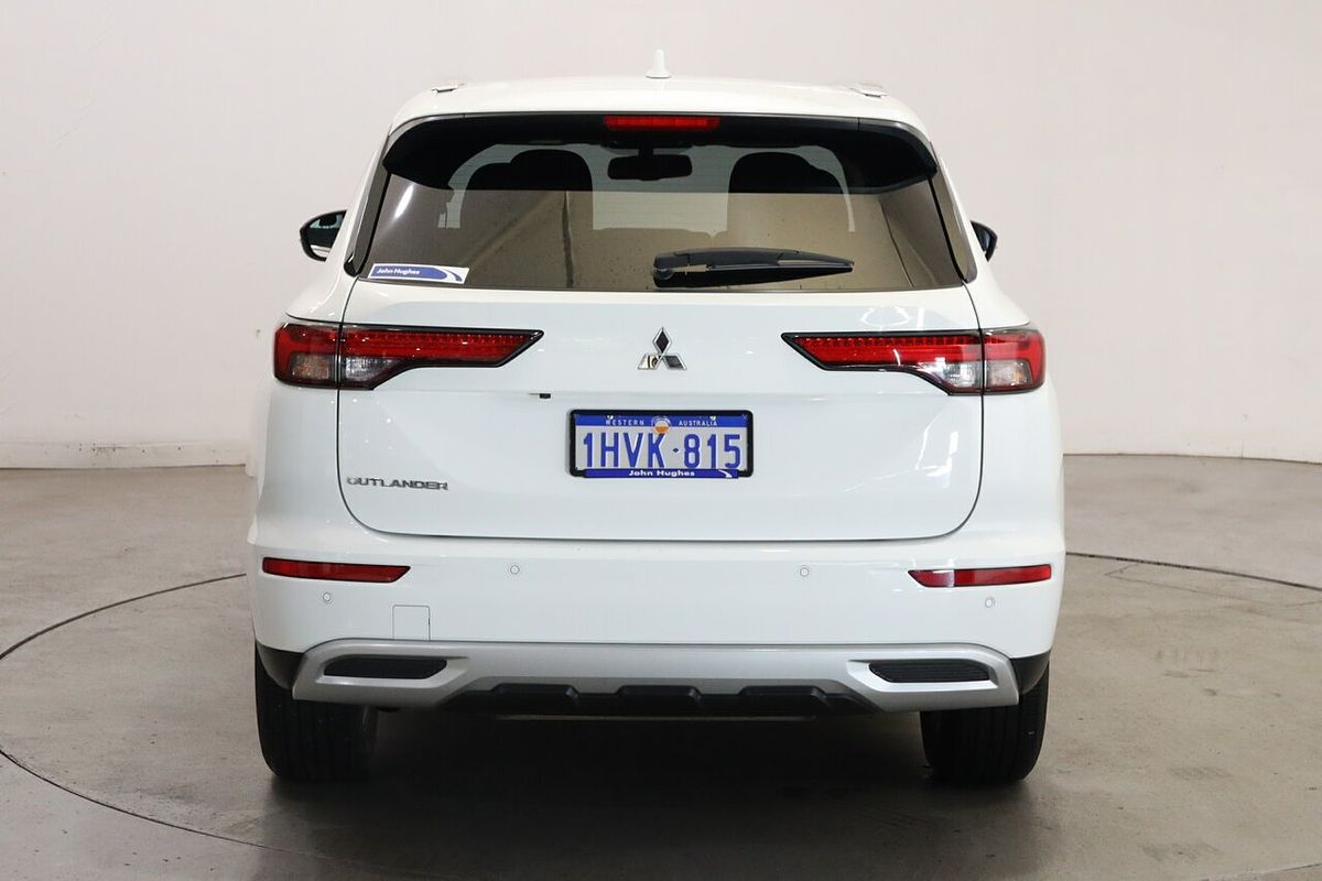 2023 Mitsubishi Outlander LS ZM
