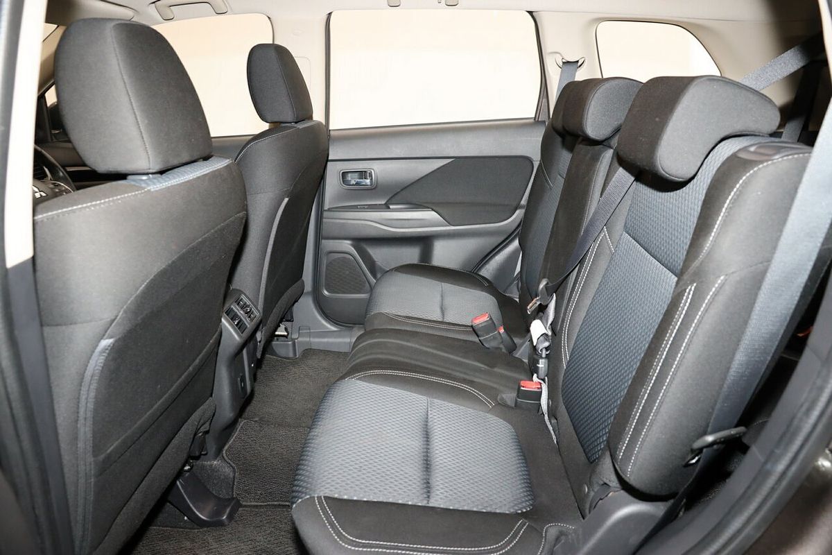 2021 Mitsubishi Outlander ES ZL