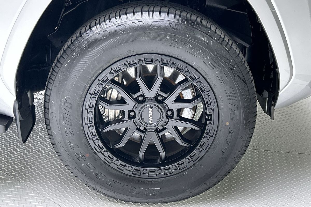 2024 Toyota Landcruiser Sahara FJA300R