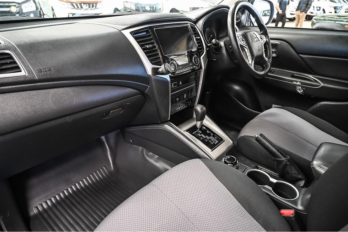 2021 Mitsubishi Triton GLX MR 4X4