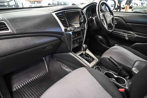 2021 Mitsubishi Triton GLX MR 4X4