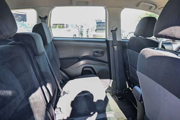 2012 Mitsubishi Outlander LS ZH