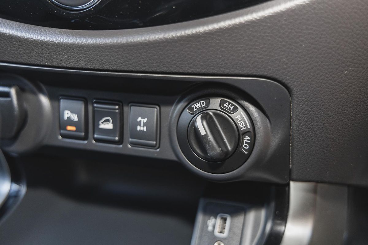 2019 Nissan Navara ST-X D23 Series 4 4X4