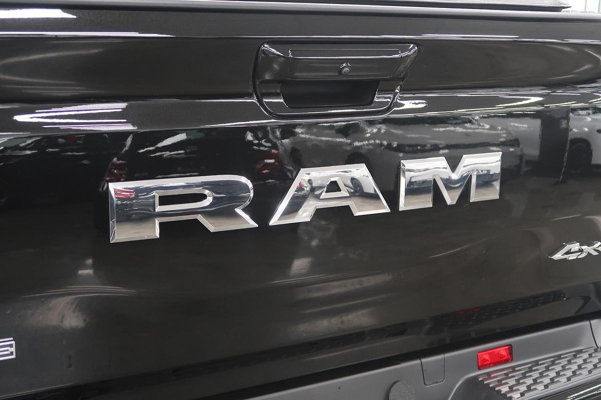 2025 RAM 1500 Laramie Sport Hurricane SO RamBox DT 4X4 SWB