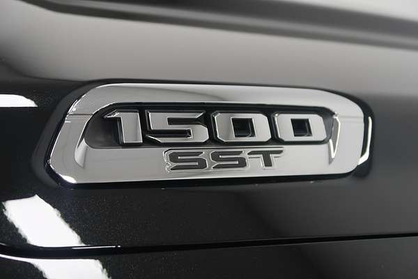 2025 RAM 1500 Laramie Sport Hurricane SO RamBox DT 4X4 SWB