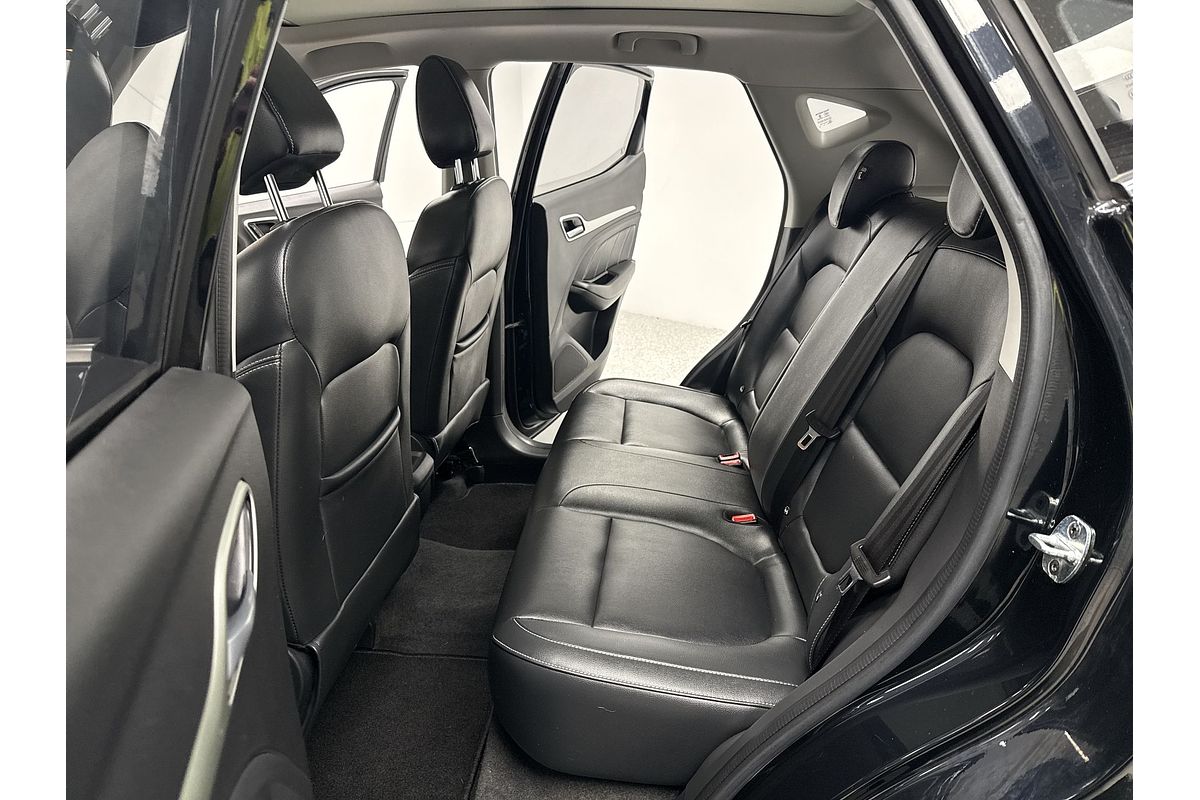 2018 MG ZS Essence AZS1