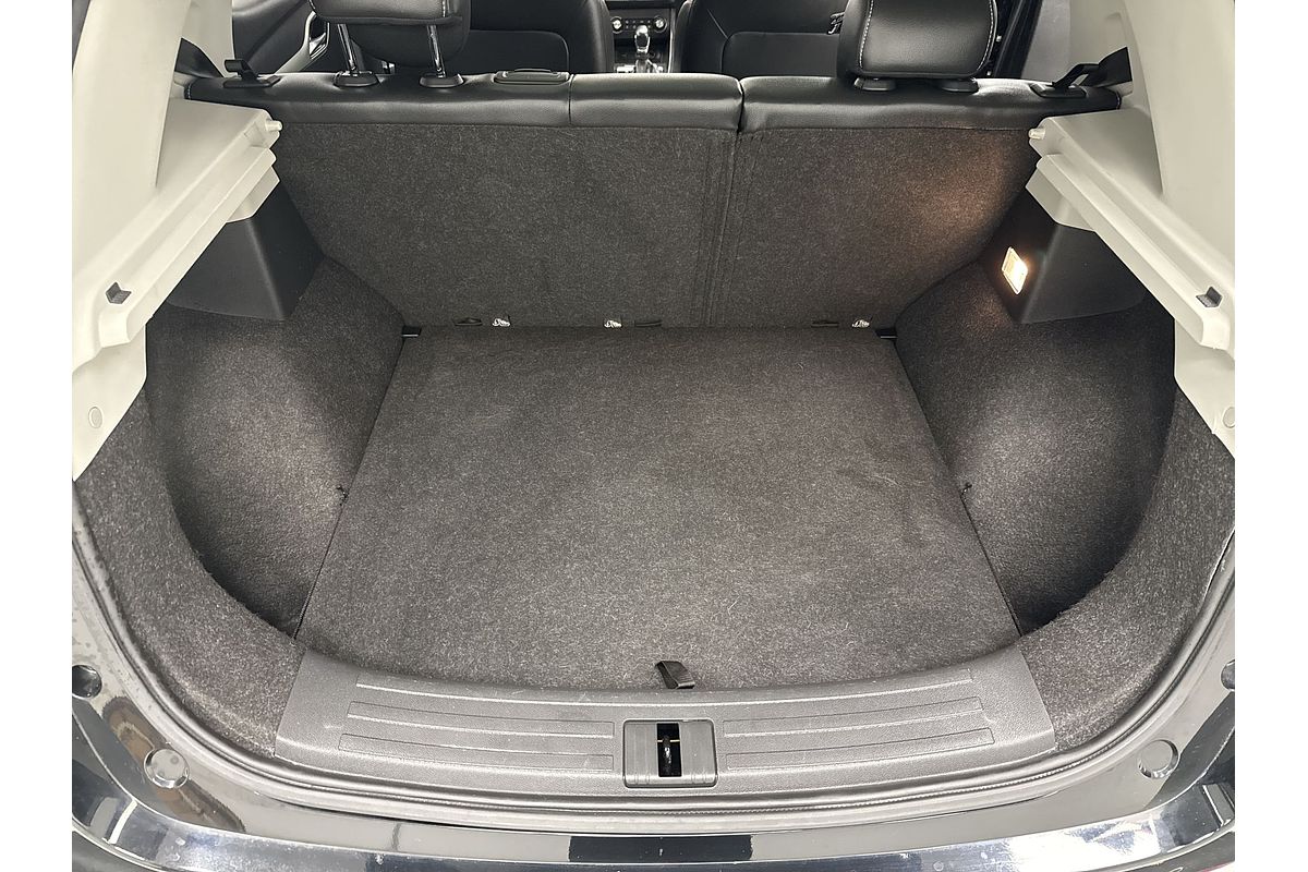 2018 MG ZS Essence AZS1