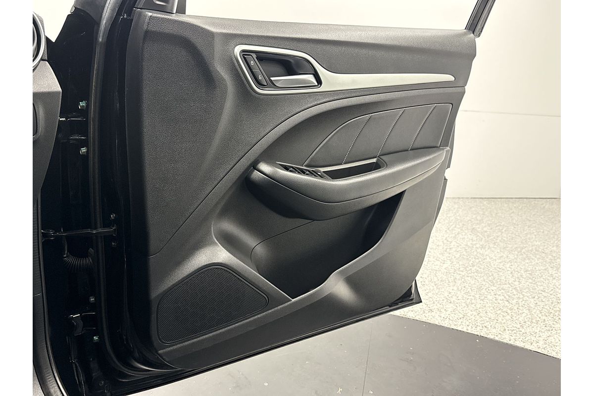 2018 MG ZS Essence AZS1
