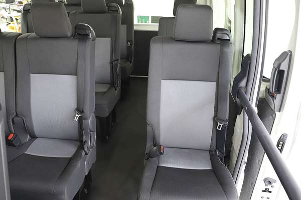 2019 Toyota Hiace Commuter GDH322R