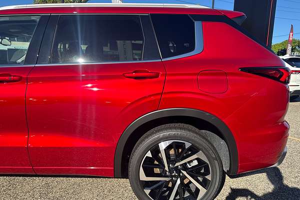 2025 Mitsubishi Outlander PHEV Exceed ZM