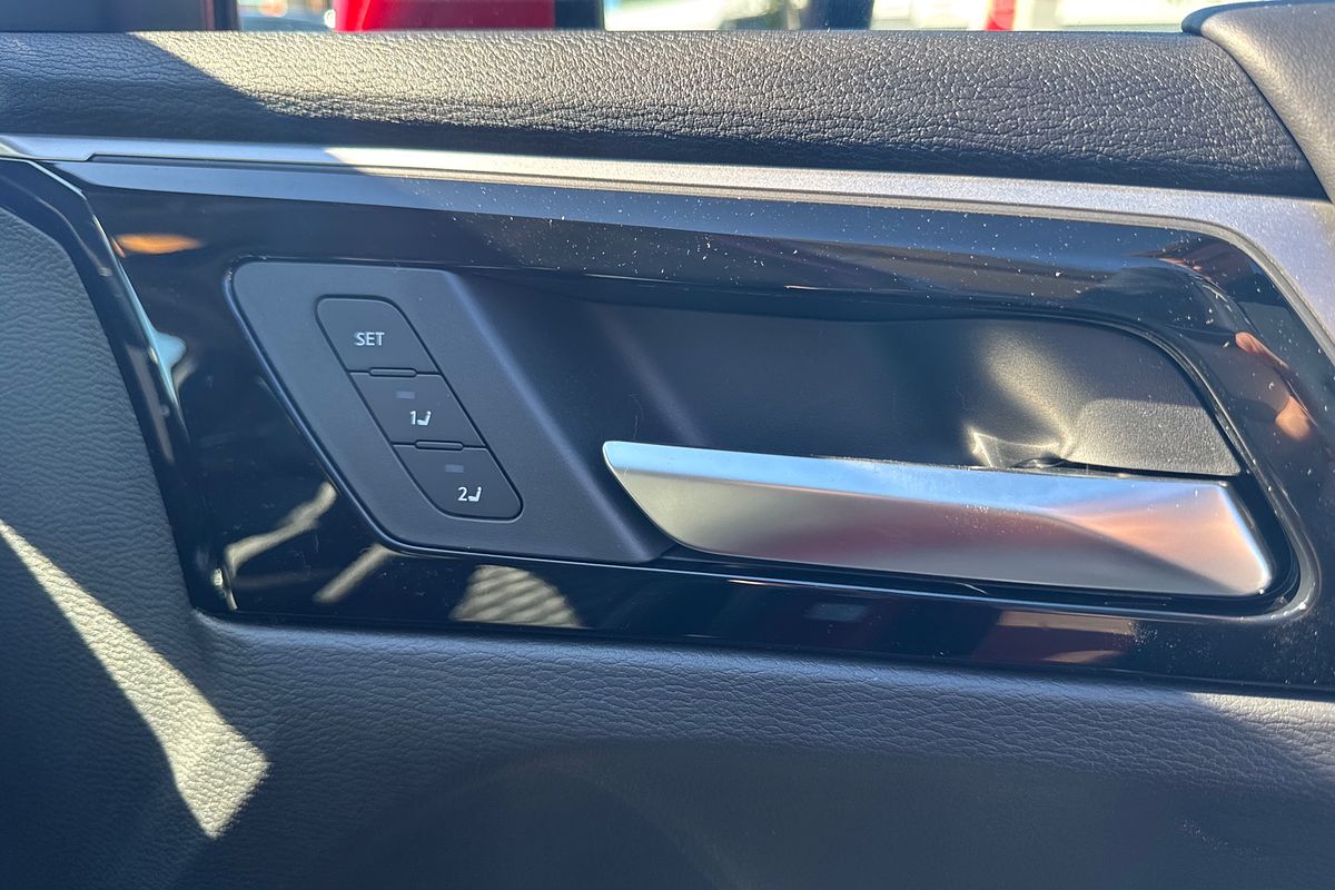 2025 Mitsubishi Outlander PHEV Exceed ZM