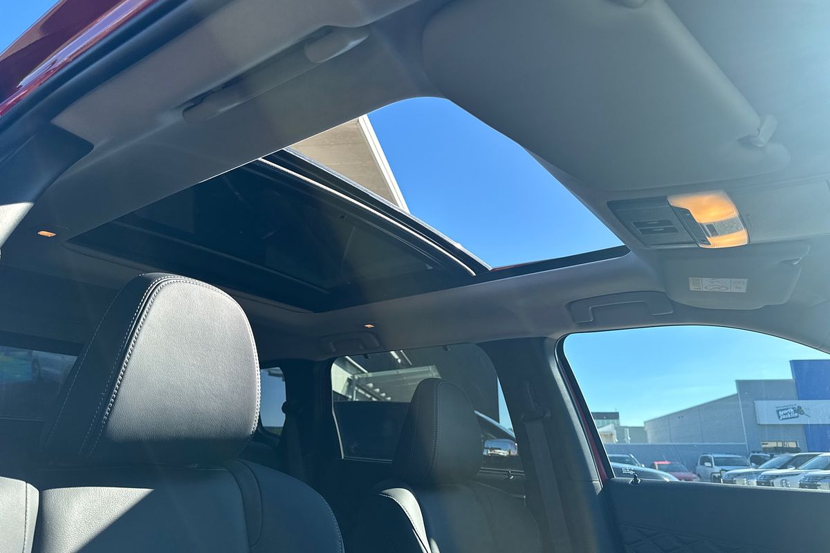 2025 Mitsubishi Outlander PHEV Exceed ZM