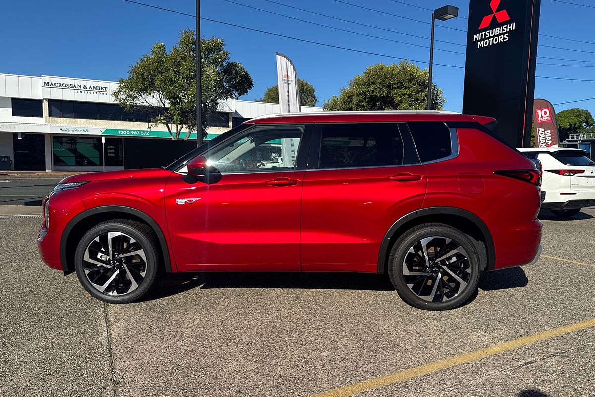 2025 Mitsubishi Outlander PHEV Exceed ZM