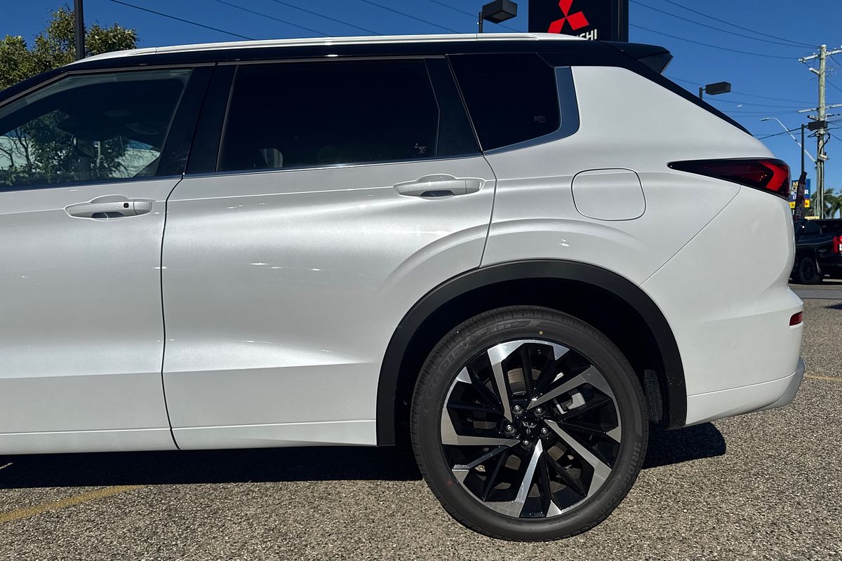 2024 Mitsubishi Outlander PHEV Exceed Tourer ZM