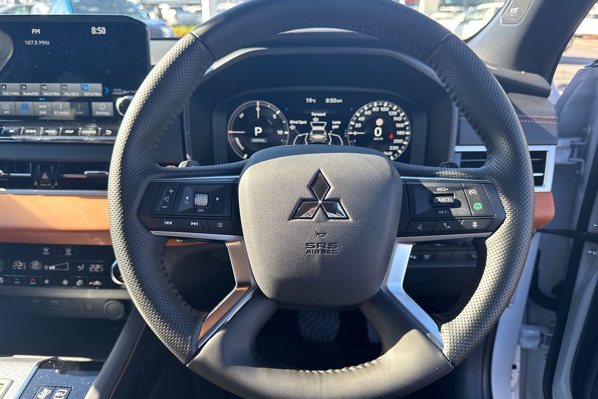2024 Mitsubishi Outlander PHEV Exceed Tourer ZM