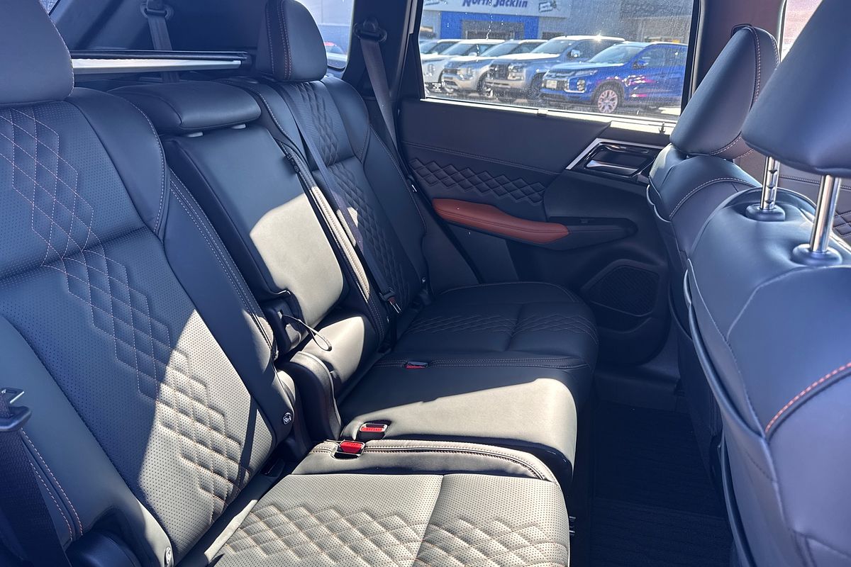 2024 Mitsubishi Outlander PHEV Exceed Tourer ZM