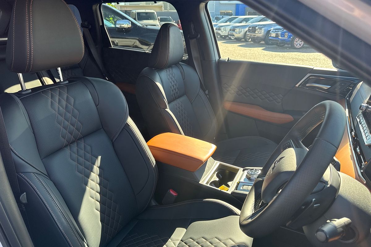 2024 Mitsubishi Outlander PHEV Exceed Tourer ZM