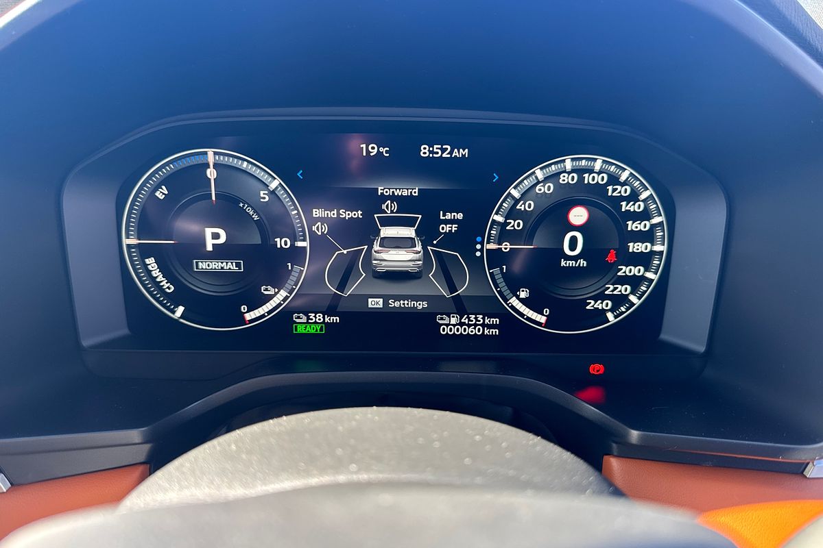 2024 Mitsubishi Outlander PHEV Exceed Tourer ZM