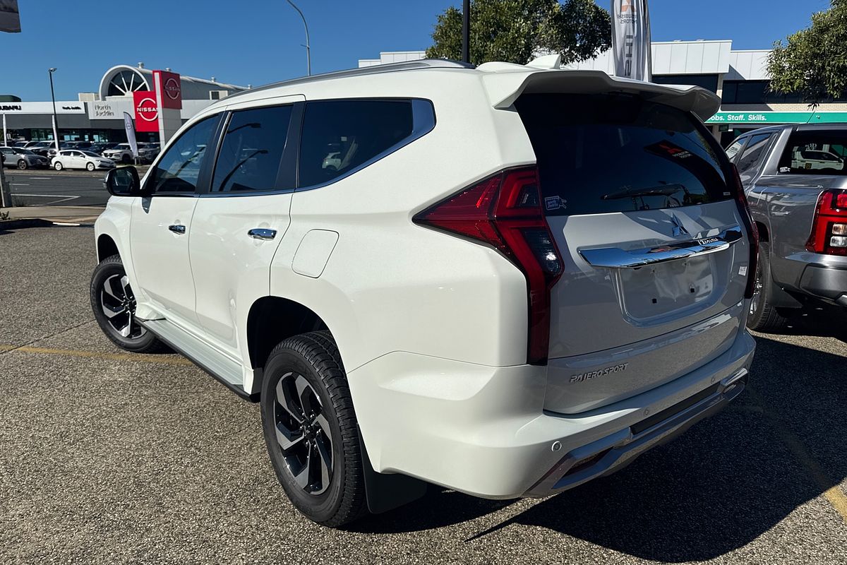 2024 Mitsubishi Pajero