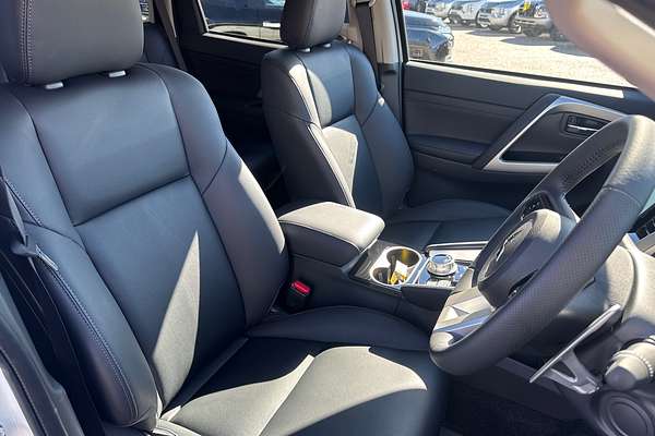 2024 Mitsubishi Pajero