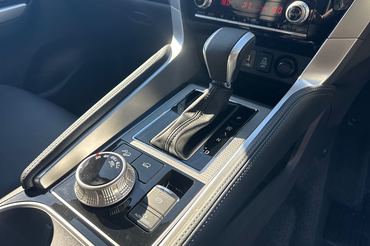 2024 Mitsubishi Pajero