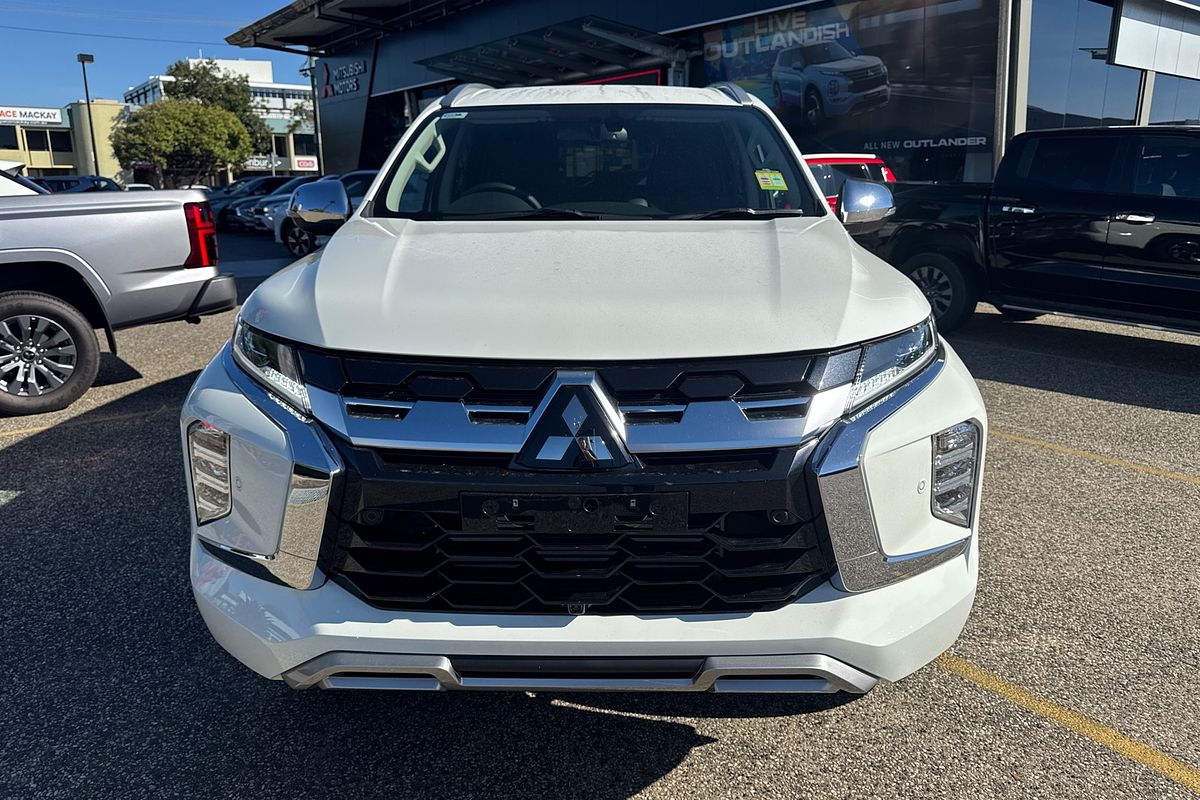 2024 Mitsubishi Pajero