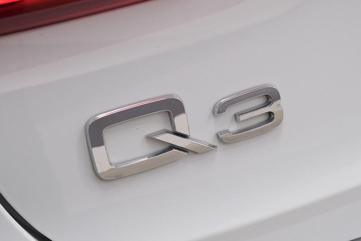 2021 Audi Q3 35 TFSI S line F3