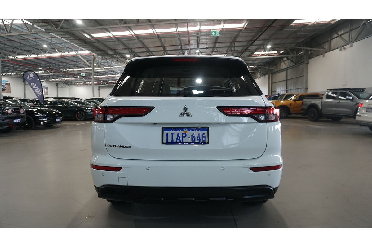 2023 Mitsubishi Outlander ES ZM