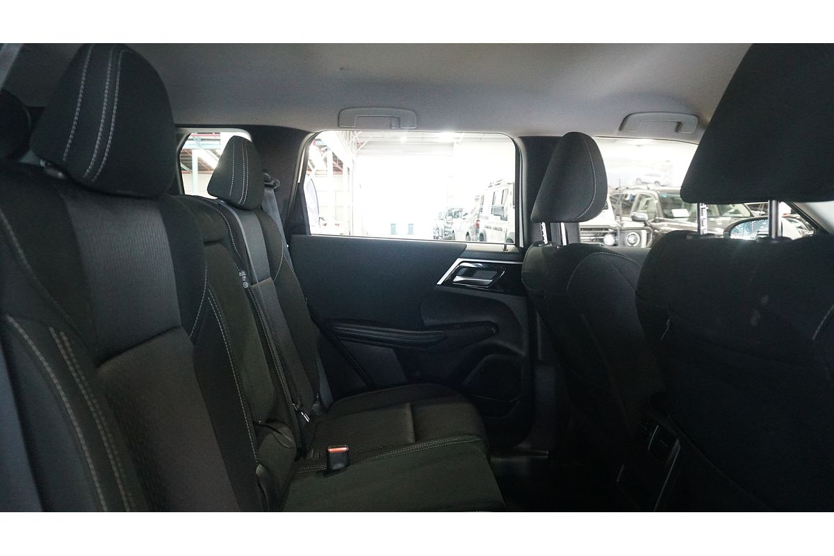 2023 Mitsubishi Outlander ES ZM