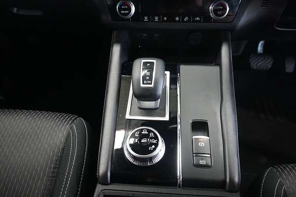 2023 Mitsubishi Outlander ES ZM