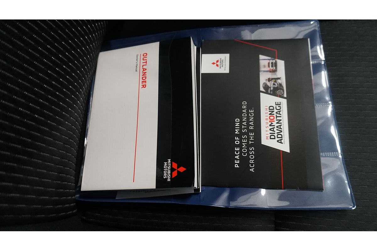 2023 Mitsubishi Outlander ES ZM