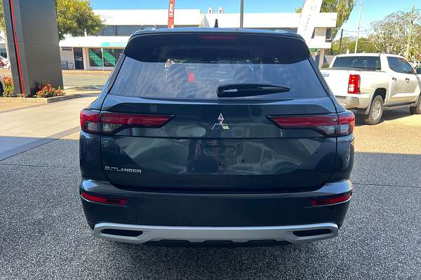 2024 Mitsubishi Outlander LS ZM