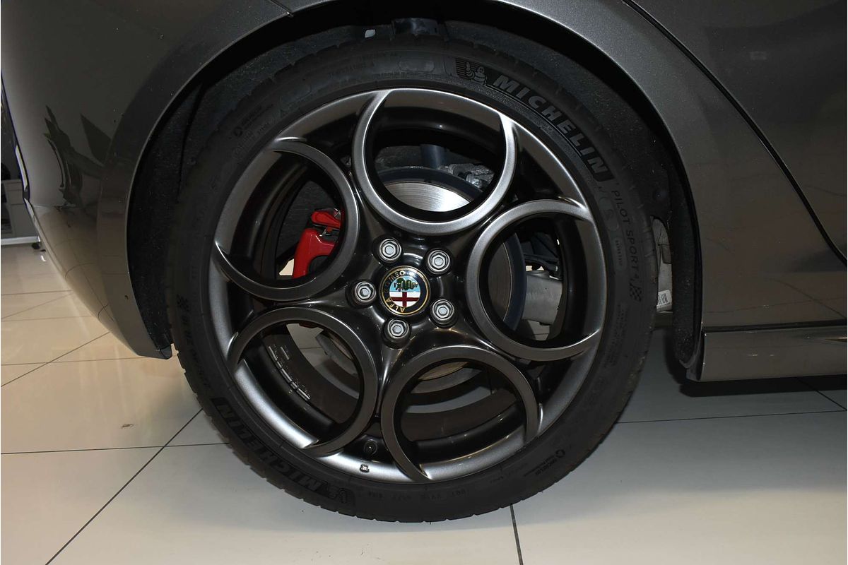 2015 Alfa Romeo Giulietta Quadrifoglio Verde Series 1
