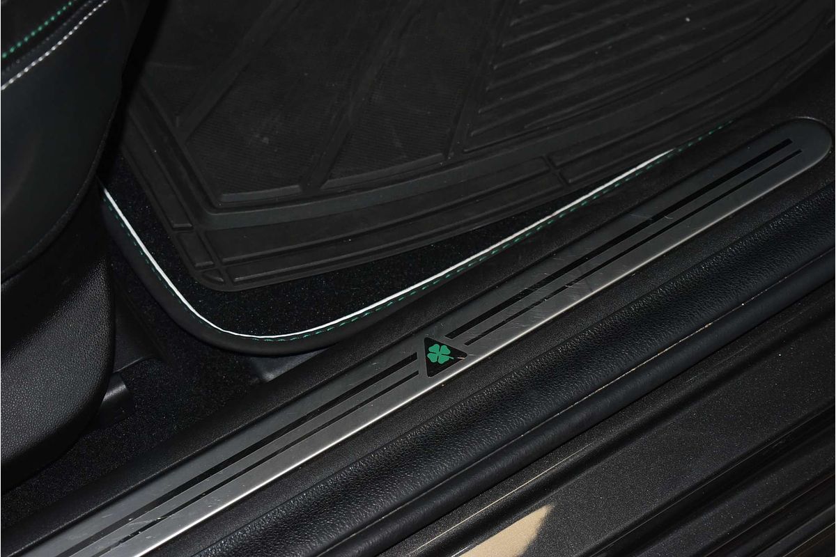 2015 Alfa Romeo Giulietta Quadrifoglio Verde Series 1