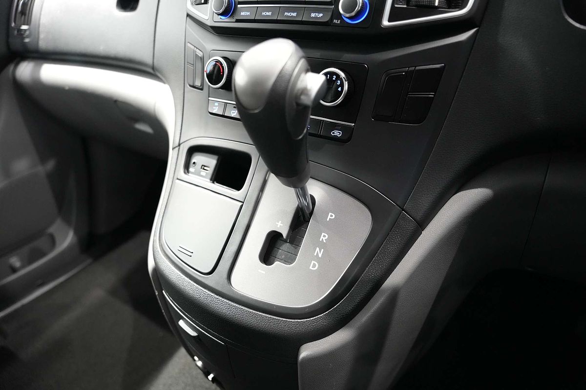 2019 Hyundai iLoad  TQ4