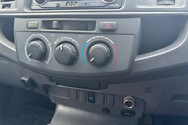 2013 Toyota Hilux SR KUN26R 4X4