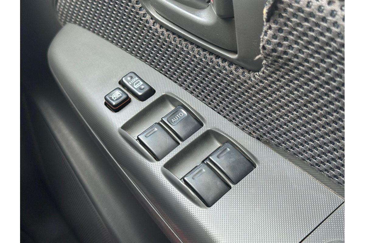 2013 Toyota Hilux SR KUN26R 4X4