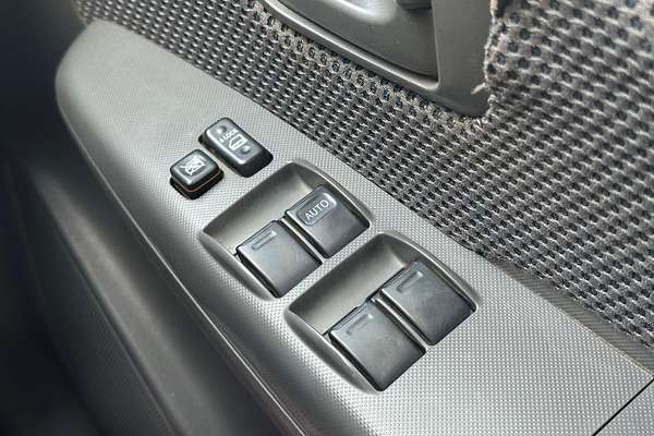 2013 Toyota Hilux SR KUN26R 4X4
