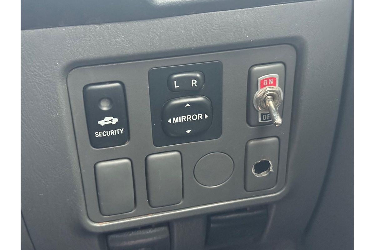 2013 Toyota Hilux SR KUN26R 4X4