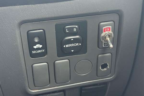 2013 Toyota Hilux SR KUN26R 4X4