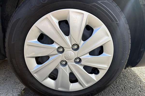 2024 Kia Stonic S YB