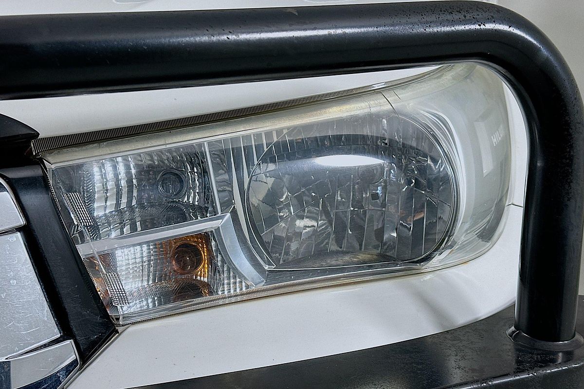 2019 Toyota HILUX SR (4x4) GUN126R MY19 4X4