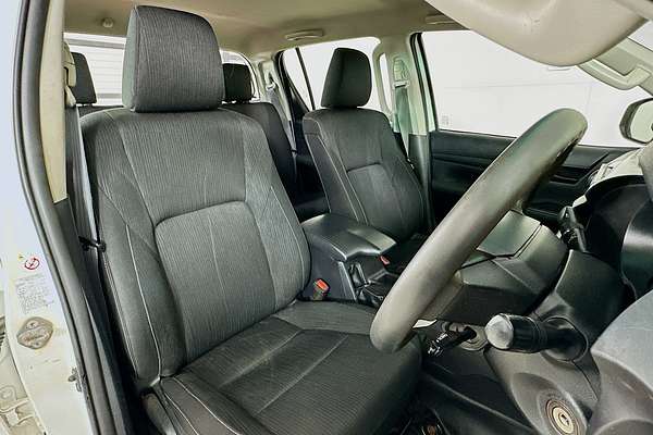 2019 Toyota HILUX SR (4x4) GUN126R MY19 4X4