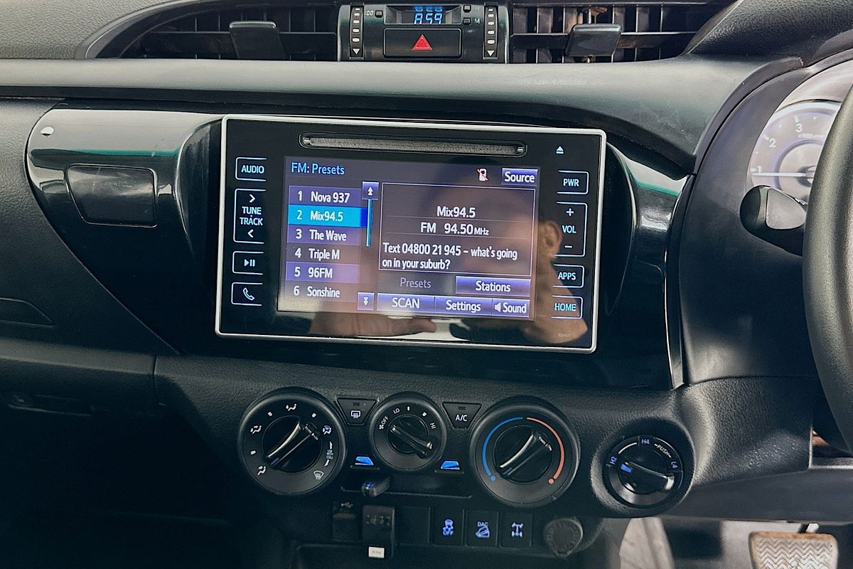 2019 Toyota HILUX SR (4x4) GUN126R MY19 4X4